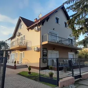 verificați disponibilitatea