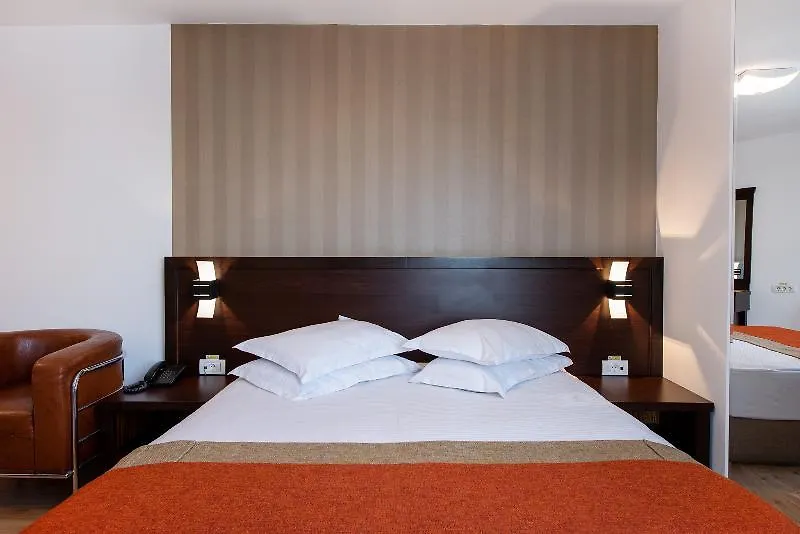 Hotel Duke Armeneasca City Center - Ex Tempo Bucharest 3*,
